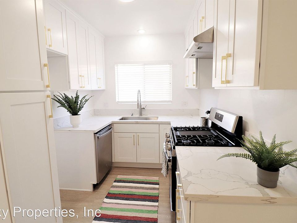 1st image of 14315 Chandler Blvd APT 3
