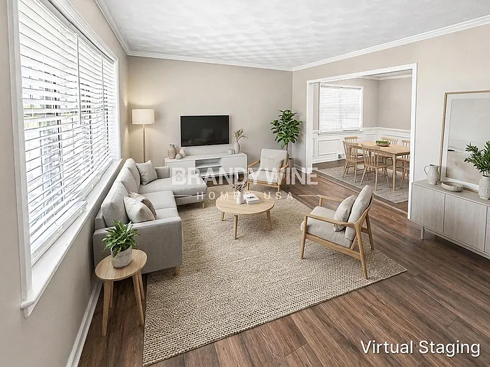 3076 Emerald St — Photo 3