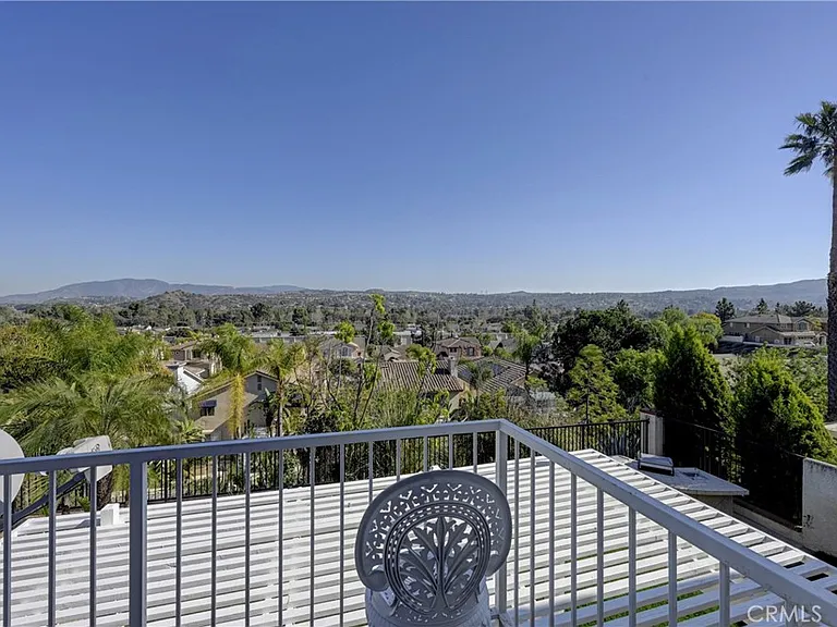 20340 Channing Ln — Photo 6