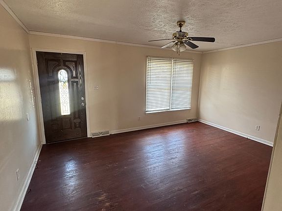 2nd image of 302 Sellers St