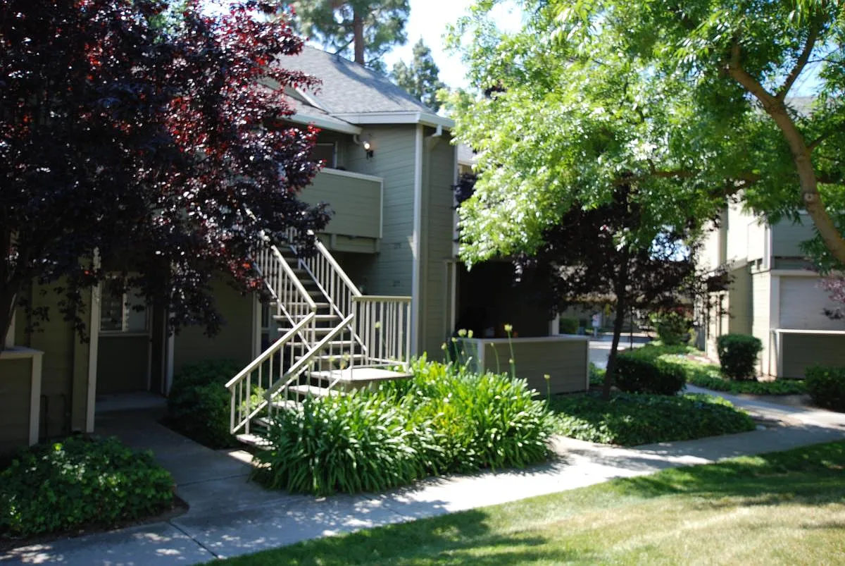 279 Shadow Dance Dr photo 1