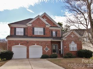 4102 Barclay Forest Dr, Charlotte, NC 28213