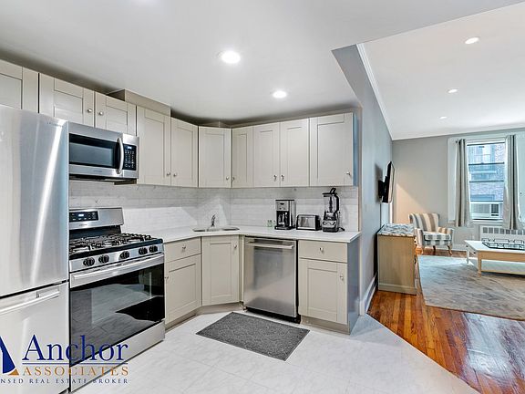 3rd image of 109 E 73rd St APT 5C