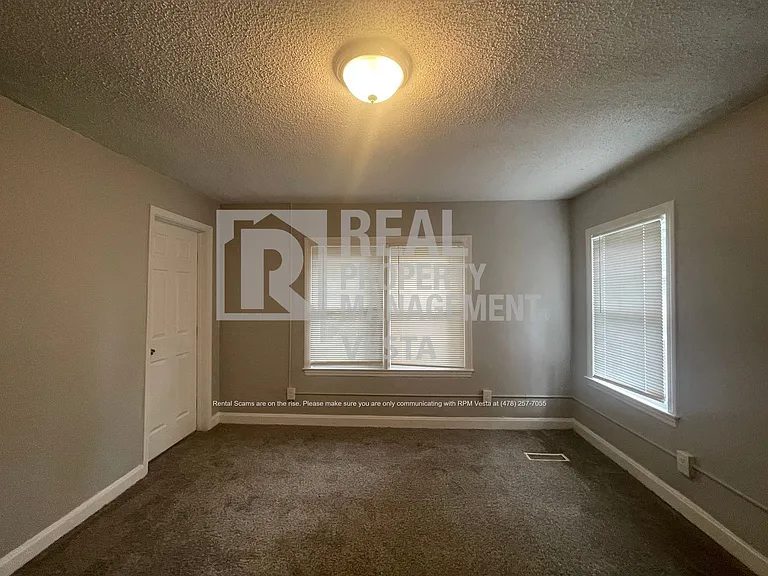444 Corbin Ave — Photo 12