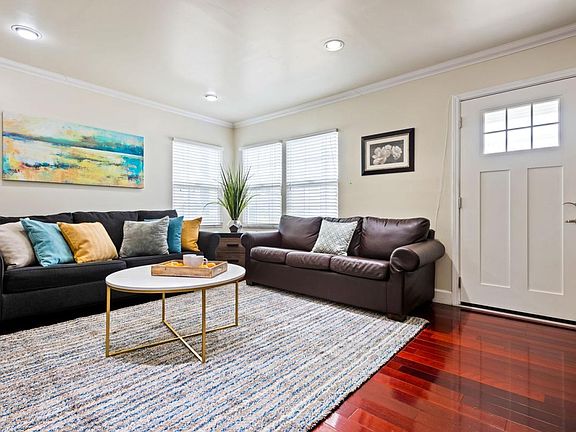 4th image of 4 Magnolia Ave