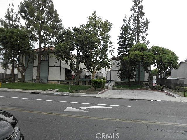 1st image of 5195 Walnut St #4