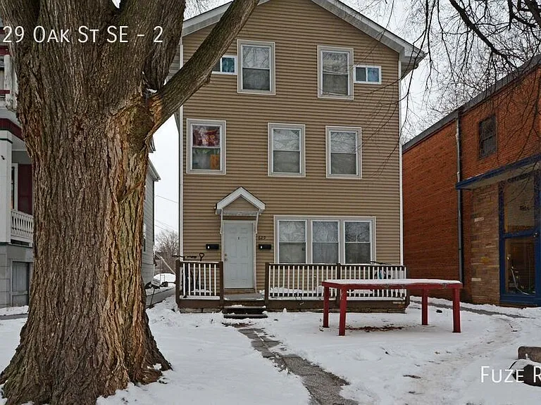 629 Oak St SE #2 — Photo 7