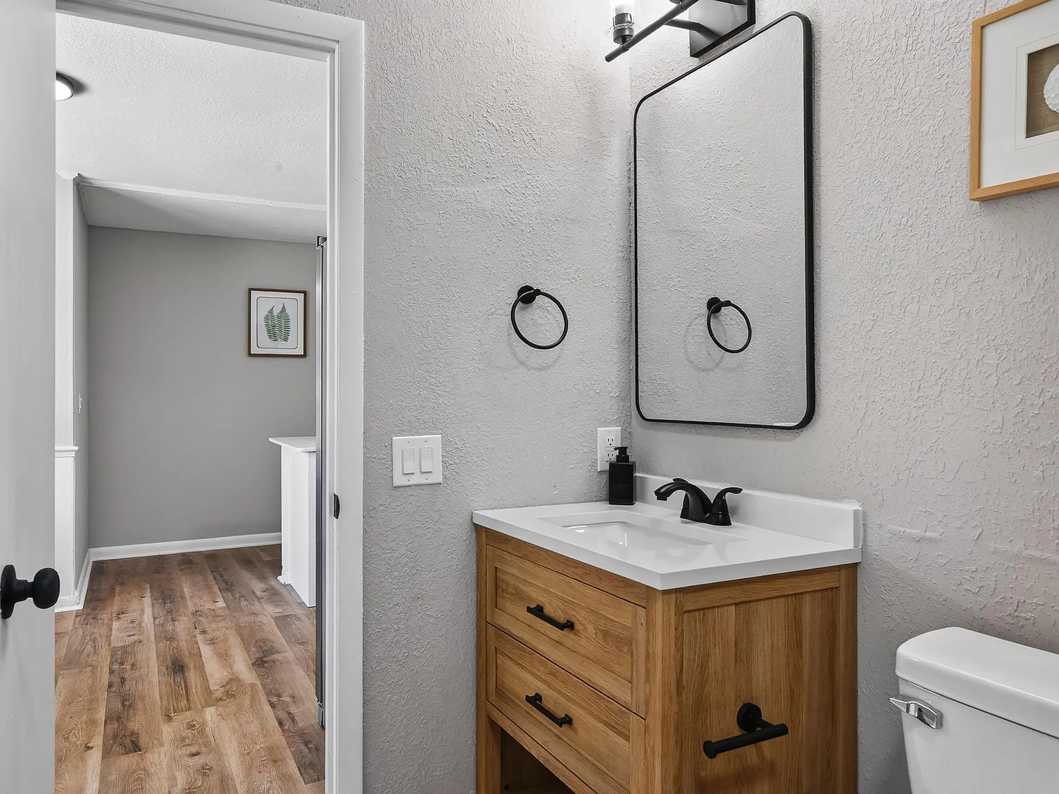 4 bed, 2.0 bath, 1448 sqft, $866 — Photo 3