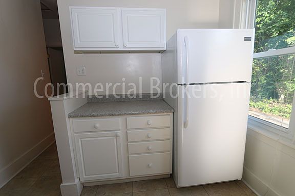 3rd image of 850 N Salisbury St