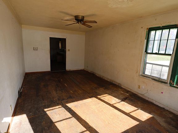 3rd image of 1517 Elwood Ave