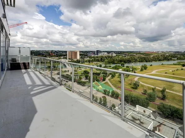 624 S 8th Ave SE #1406, Calgary, AB T2G 1S7