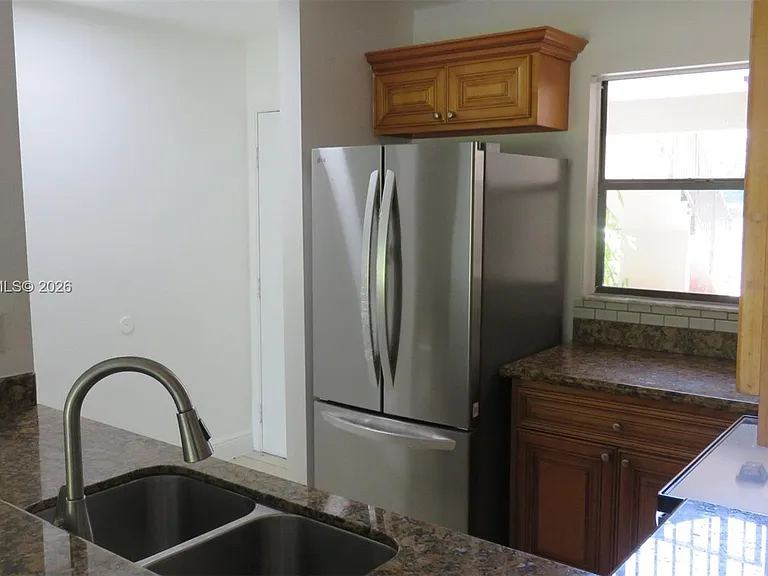 1661 Balfour Point Dr #B — Photo 9