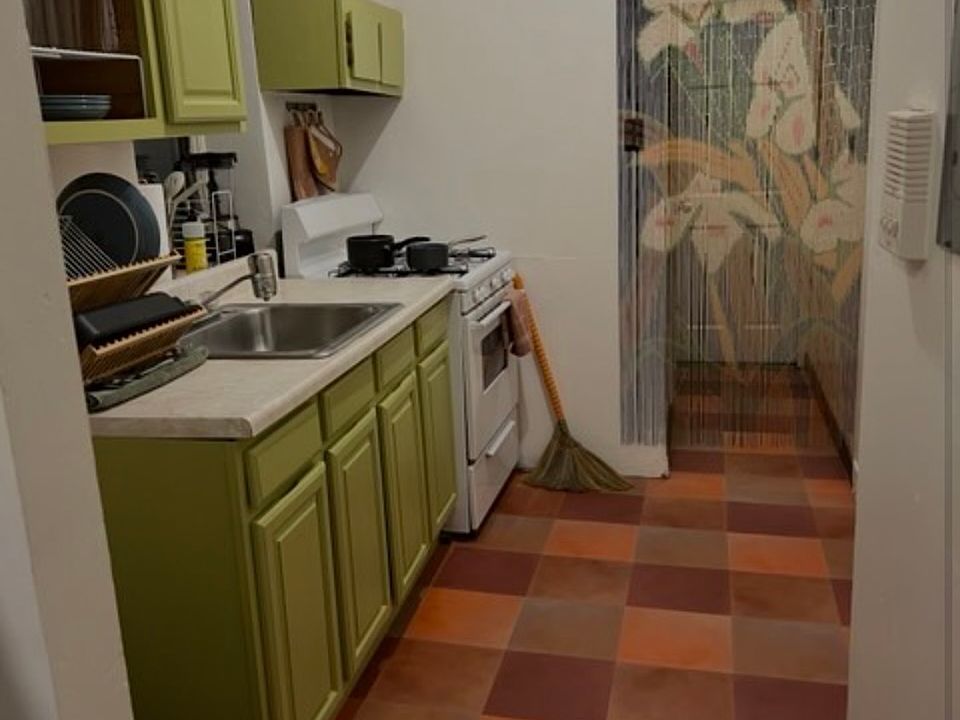 1st image of 393 Woodbine St APT 2l