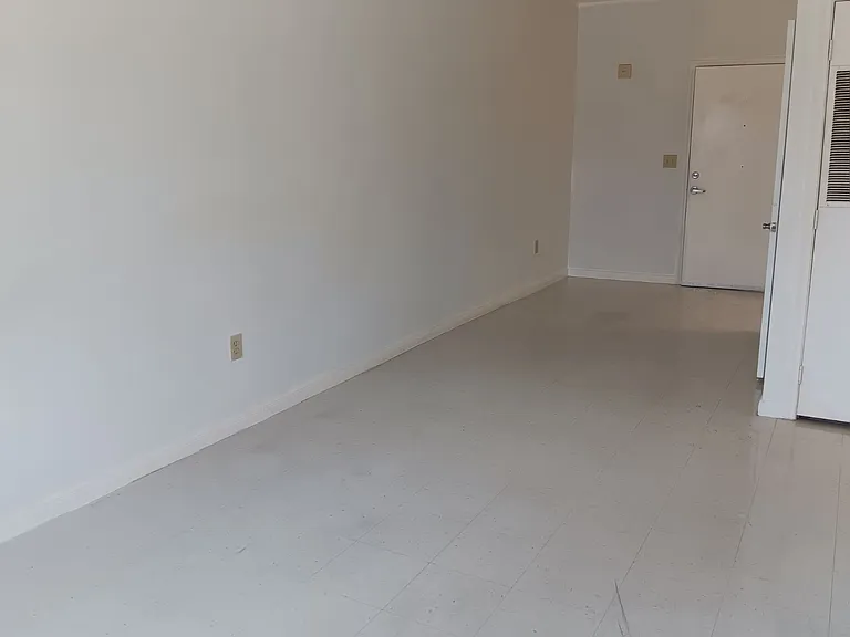 503 Cypress St — Photo 3