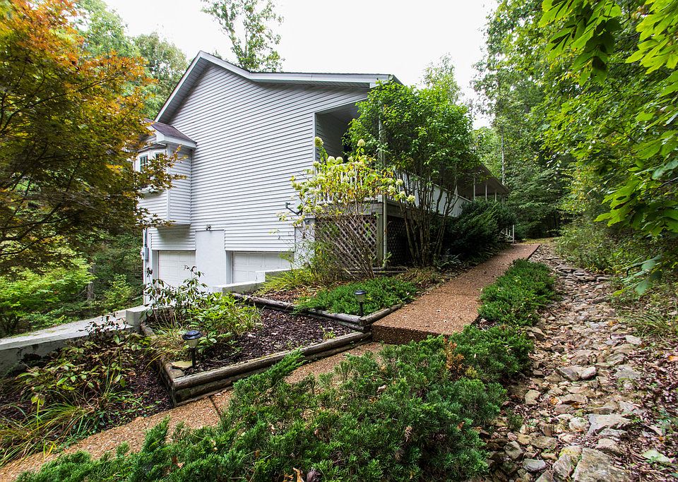 Welcome to 1230 Big Tom Rd. 