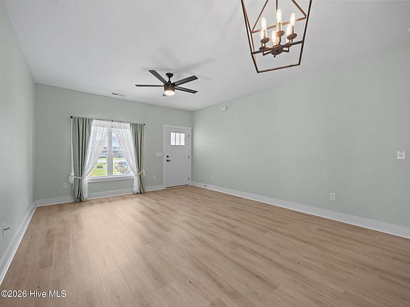 4th image of 609 N Timberly Lane