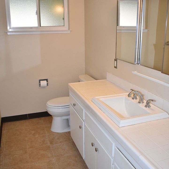 1st image of 1122 Augusta Way