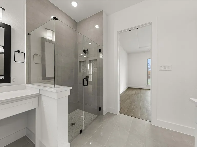 1320 Villanova Ln — Photo 17