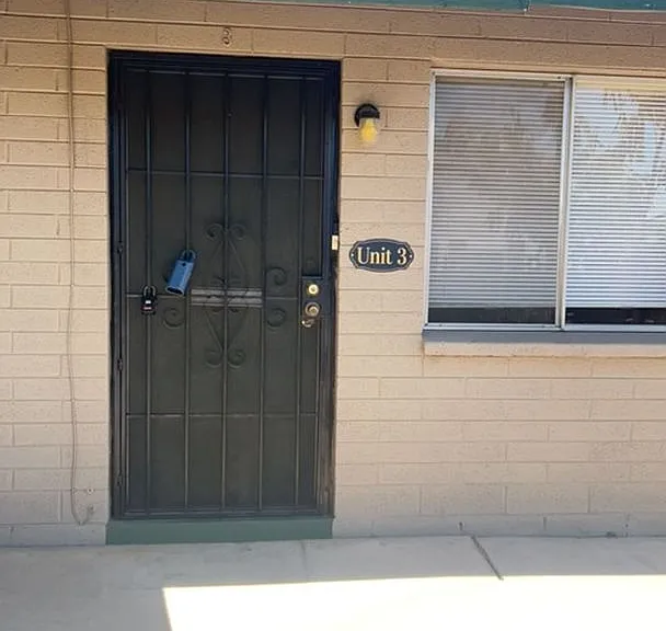 7153 N 57th Dr — Photo 3