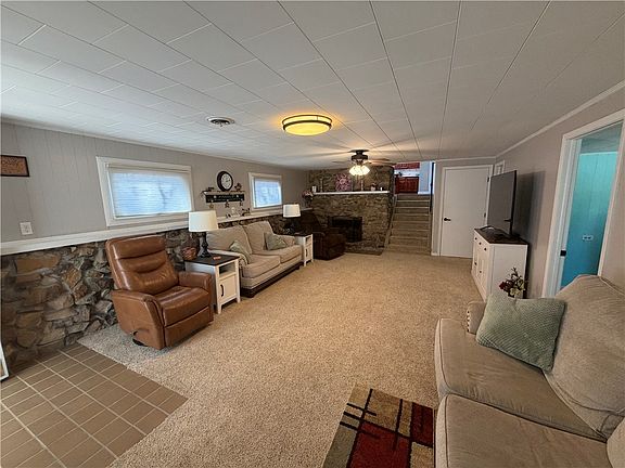 4th image of 11 Payne Dr