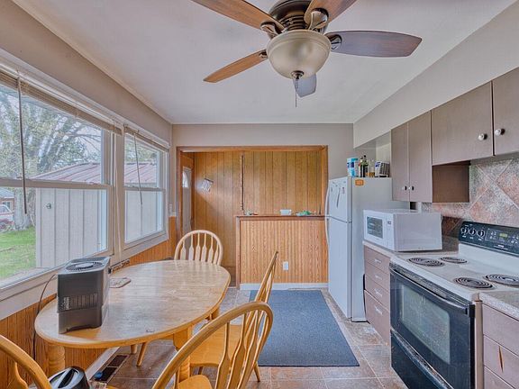 5th image of 34 Birch Blvd