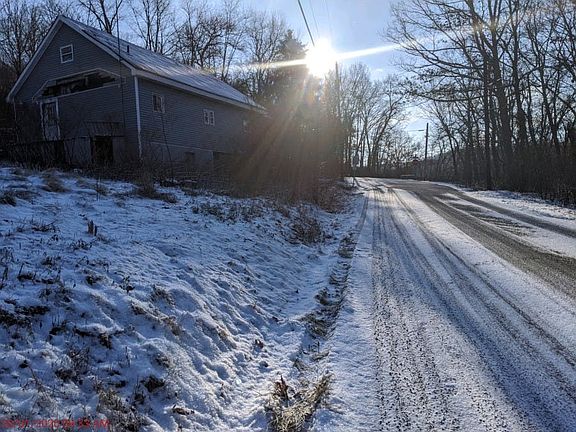 4th image of 102 Smith Rd