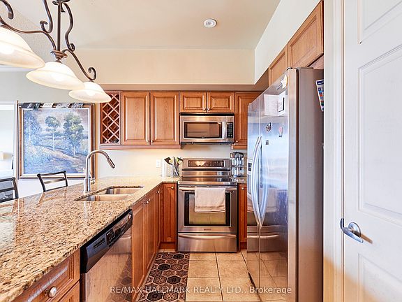 5th image of 60 Fairfax Cres #Penthouse 702