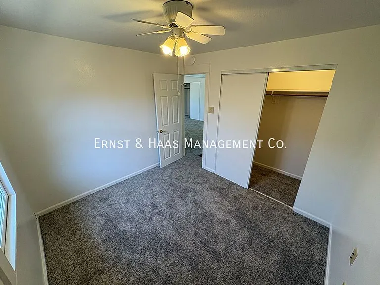 926 Newport Ave — Photo 10