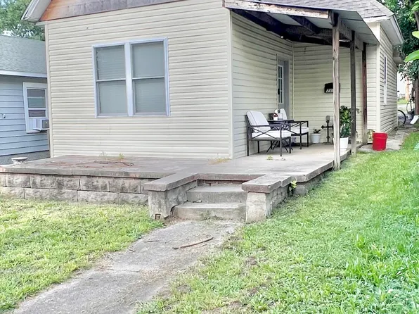711 4th Street, Monett, MO 65708