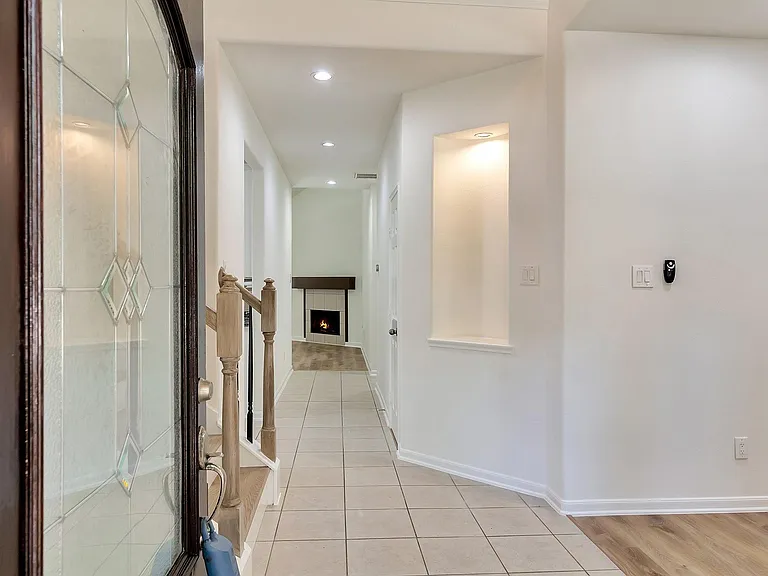 22 N Queenscliff Cir — Photo 7