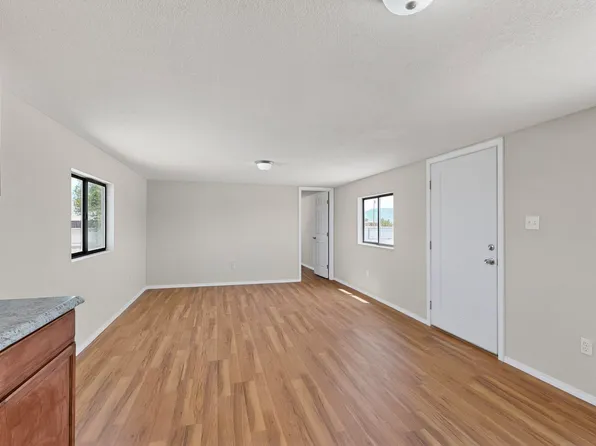 3 Haddox Ln, Belen, NM 87002