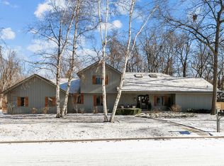 2428 Woodland Ter, Neenah, WI 54956
