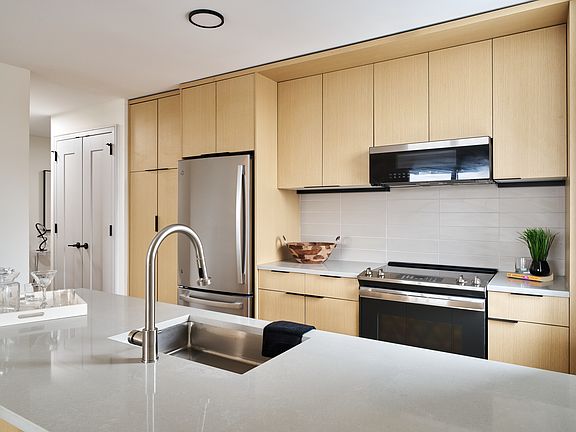 3rd image of 44-14 Douglaston Pkwy #6C