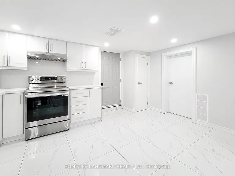 75 Bayview Dr #LOWER — Photo 25