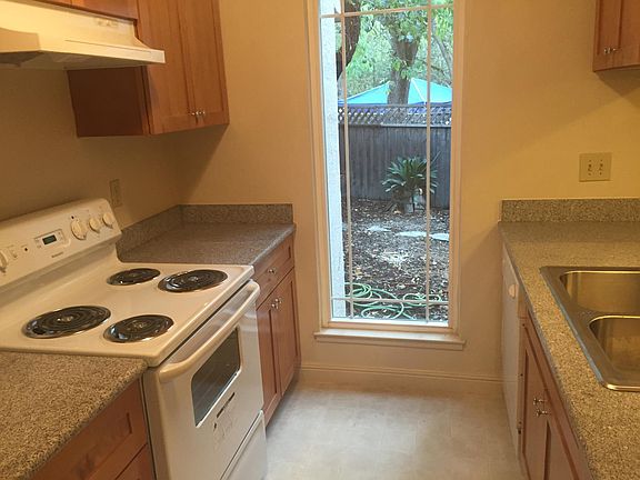 5th image of 879 Palomino Dr