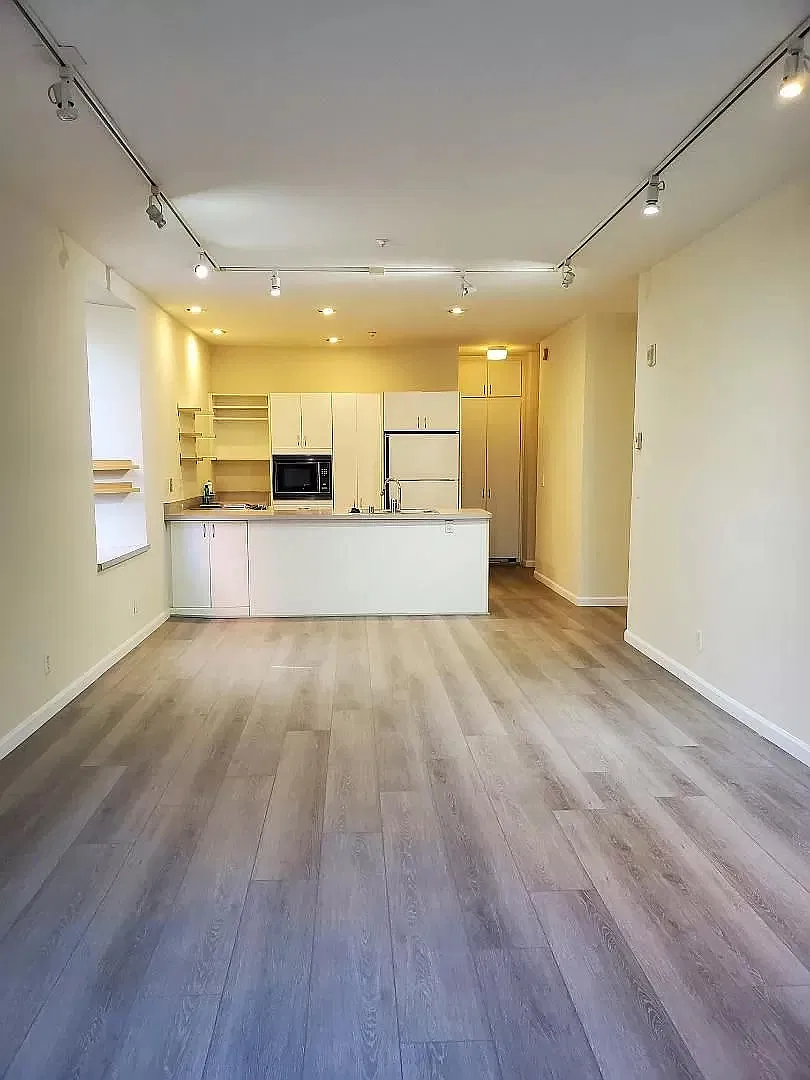 2 bed, 880 sqft, $4,600 — Photo 2