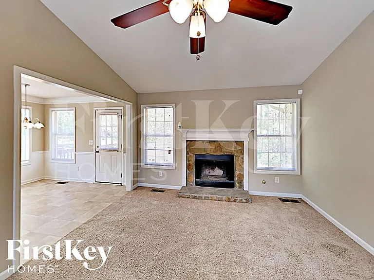 376 Tuscany Trce — Photo 2