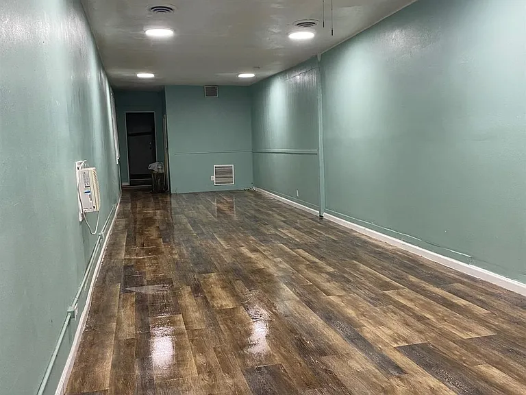 415 Center St #1 — Photo 2