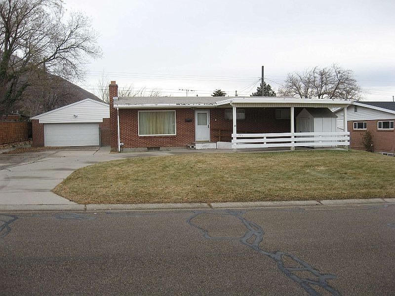 1st image of 3254 E Bon View Dr