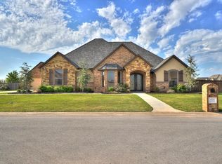 12425 SW Pecan Lakes Cir, Lawton, OK 73505