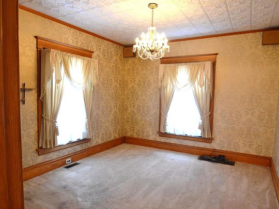 4th image of 851 Cogswell St NW