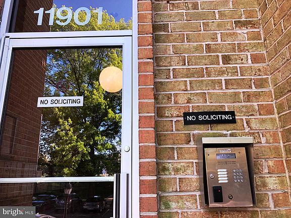 2nd image of 11901 Parklawn Dr APT 204