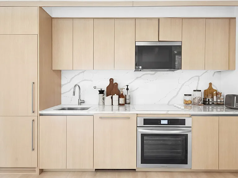 7 Platt St #33H — Photo 4
