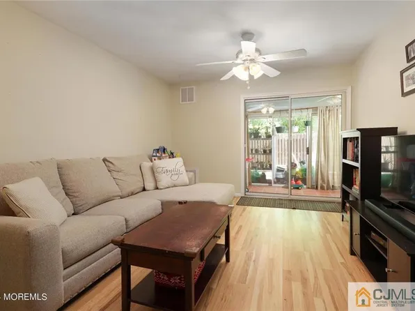 225 Yorkshire Ct, Old Bridge, NJ 08857