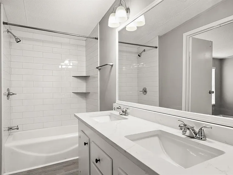 2222 N Austin Ave #23 — Photo 1
