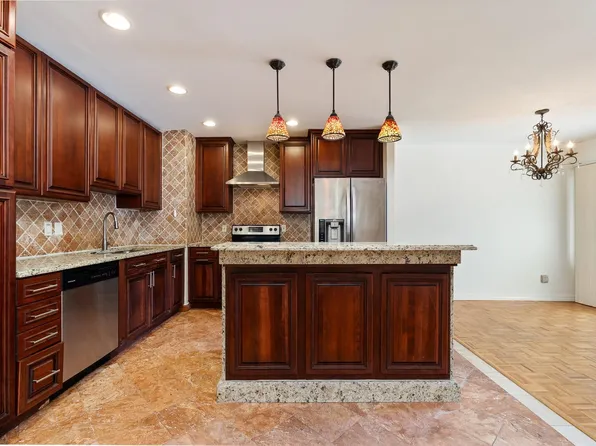 1111 River Road image 6 of 32