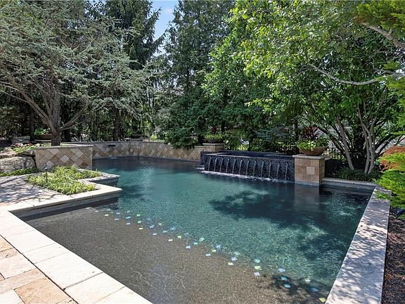 4th image of 13908 Howe Dr