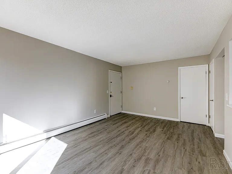 Shoreline Place Apartments — Photo 7