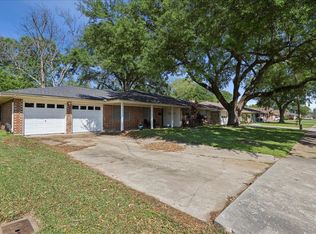 684 E Kitchen Dr, Port Neches, TX 77651