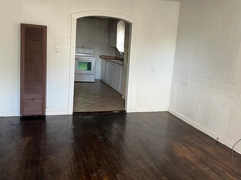 406 S Ohio Ave — Photo 2